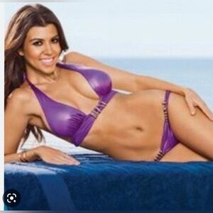 Beach Bunny x Kardashian Turn Me Loose Swim Top M